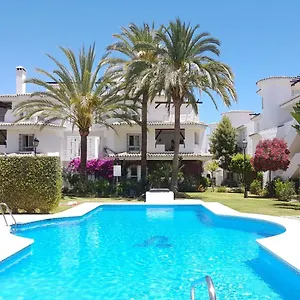 Los Naranjos Close To Puerto Banus Apartamento Marbella